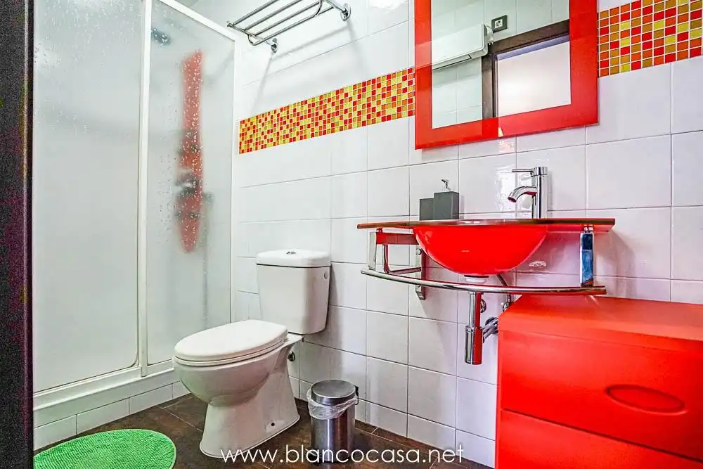 Baño de Casa o chalet en venta en Vimianzo con Calefacción, Trastero y Amueblado