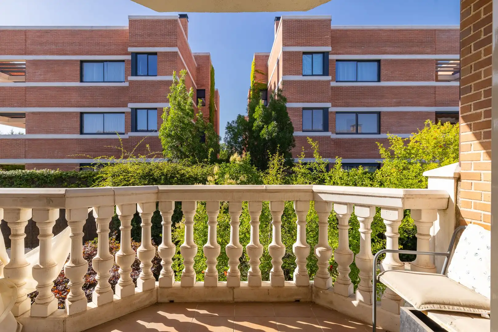 Vista exterior de Casa adosada en venta en Madrid con Aire acondicionado, Calefacción y Terraza