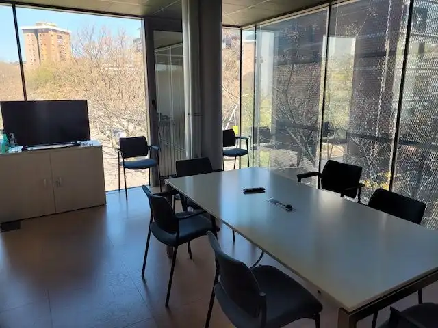 Büro zur Miete in Barcelona mit Klimaanlage, Heizung und Terrasse