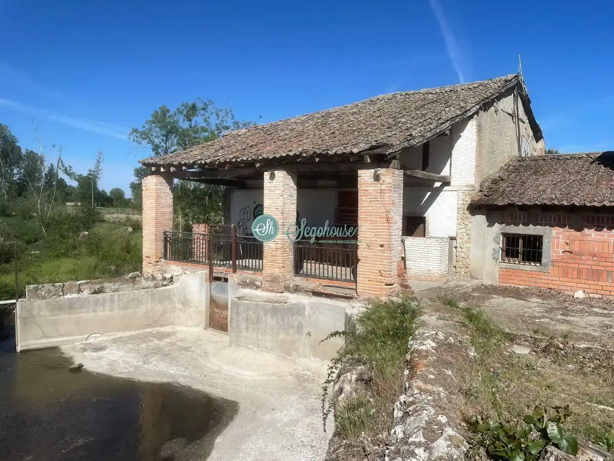 Vista exterior de Casa o chalet en venta en Mozoncillo