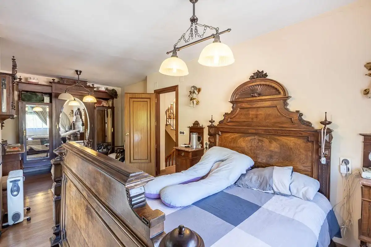 Dormitori de Casa o xalet en venda en Pinos Genil amb Aire condicionat, Jardí privat i Terrassa