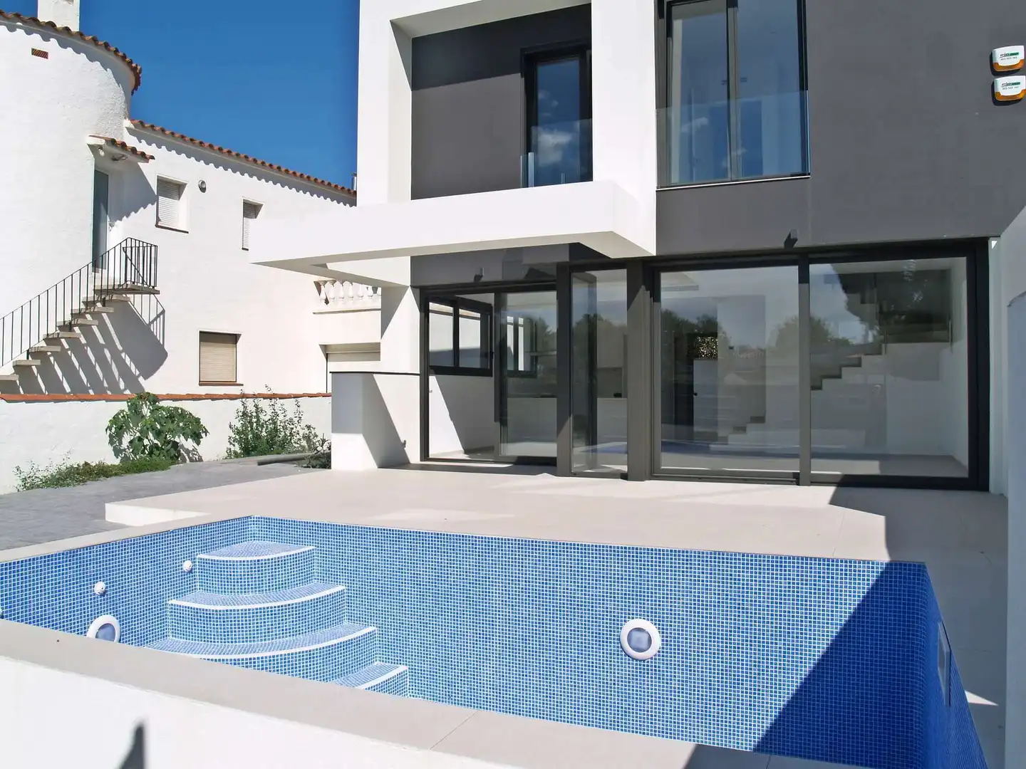 Maison avec piscine à vendre à Requesens