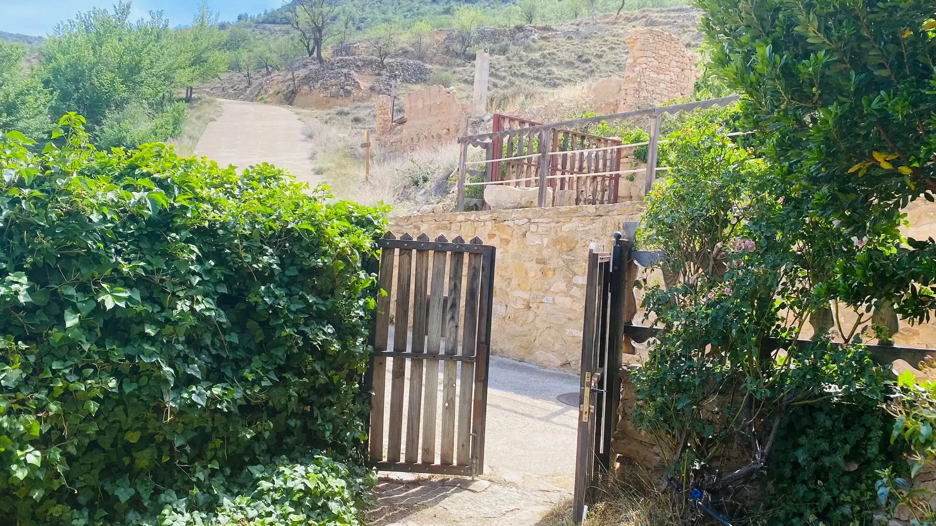 Jardí de Casa o xalet en venda en Villarluengo amb Calefacció, Jardí privat i Terrassa