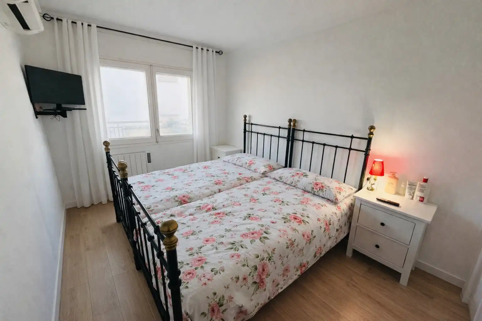 Schlafzimmer von Wohnung zum Verkauf in Sant Pol de Mar mit Klimaanlage, Heizung und Terrasse