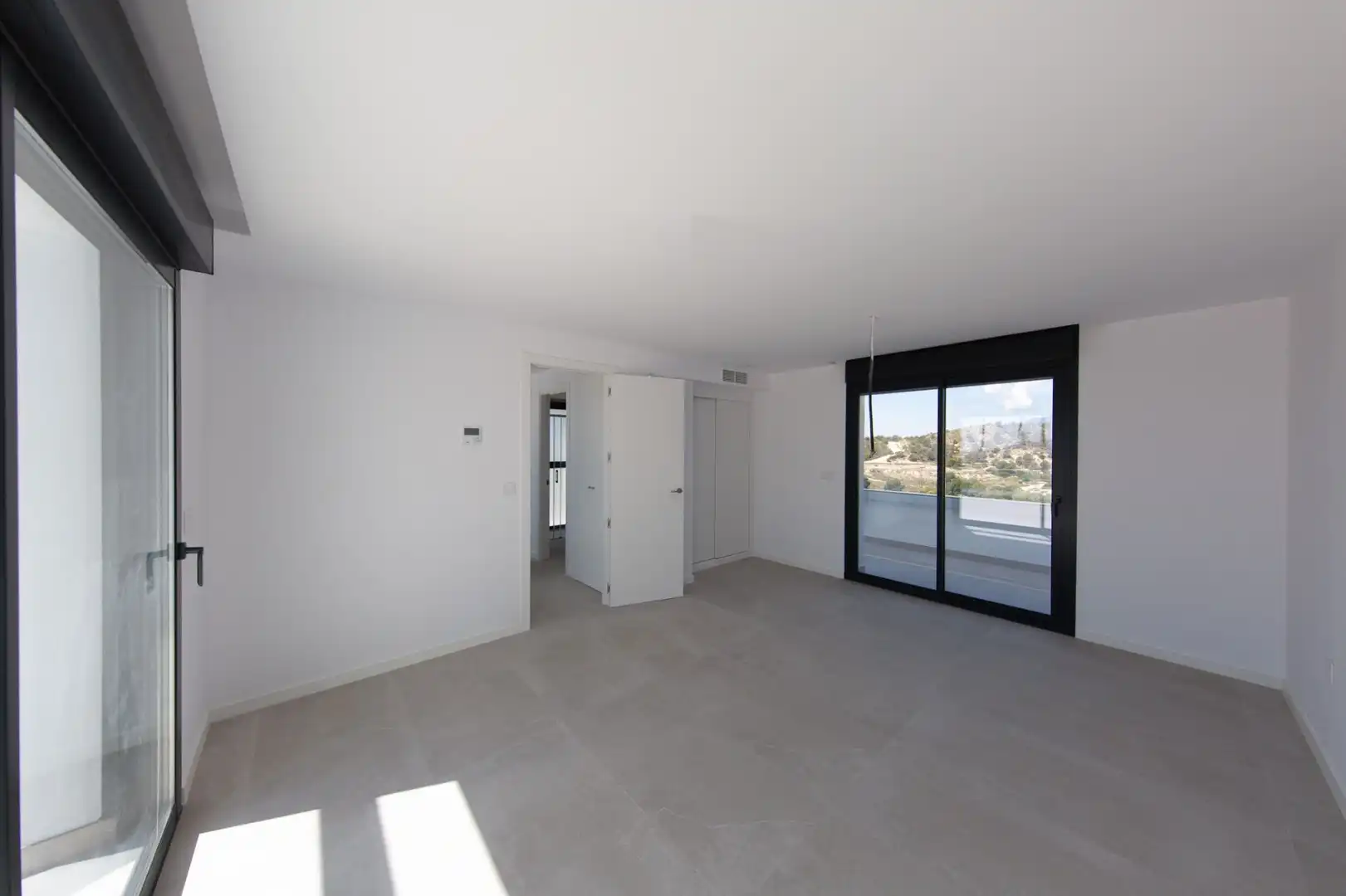 Habitación de Ático de alquiler en Finestrat con Aire acondicionado, Calefacción y Jardín privado