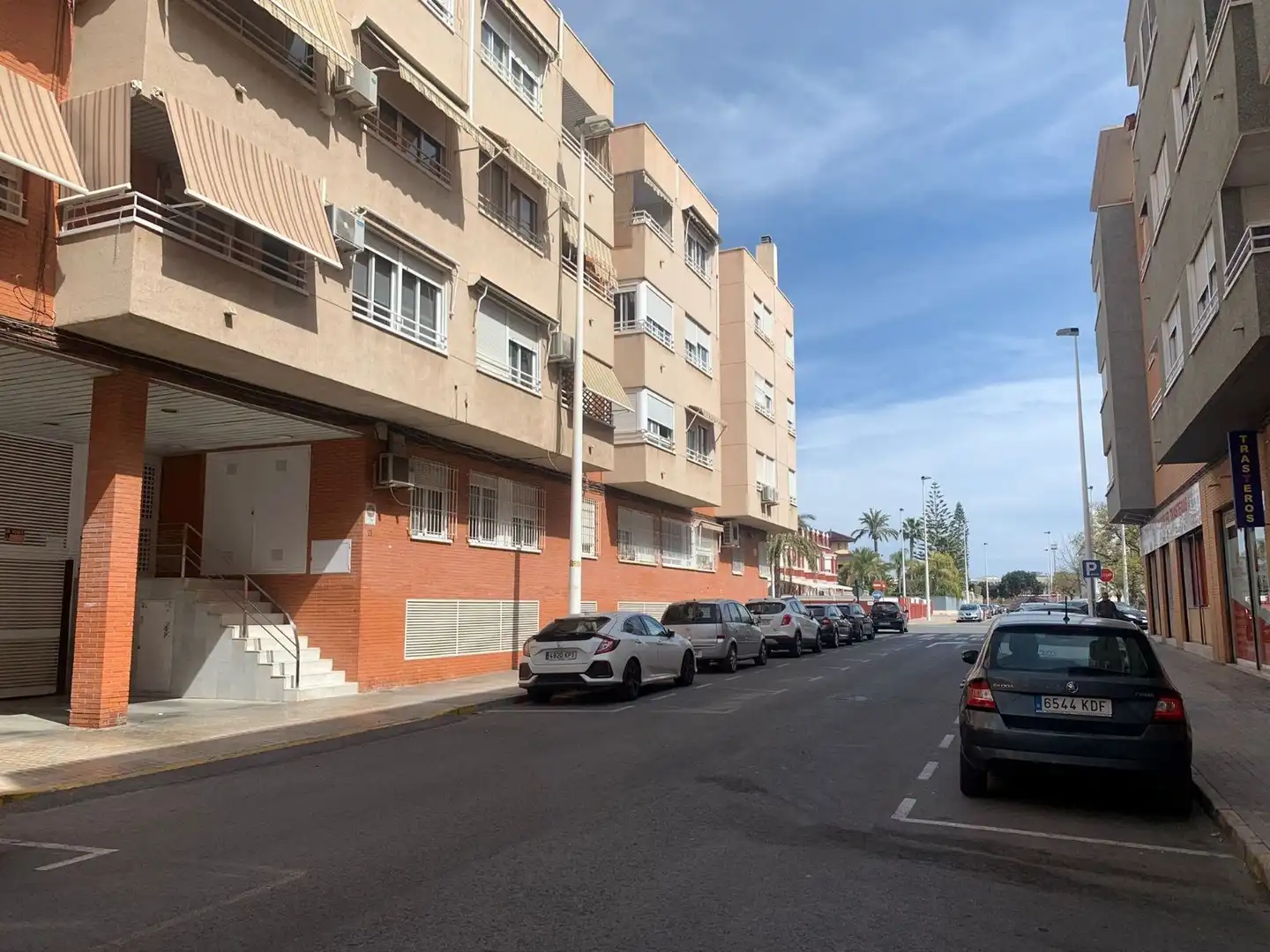 Vista exterior de Garatge en venda en Elche / Elx