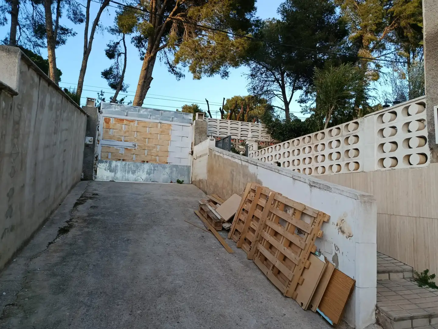 Vista exterior de Casa o chalet en venta en Torrent con Aire acondicionado, Calefacción y Jardín privado