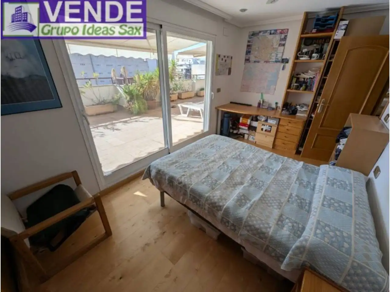 Schlafzimmer von Dachboden zum Verkauf in Elda mit Heizung, Terrasse und Möbliert