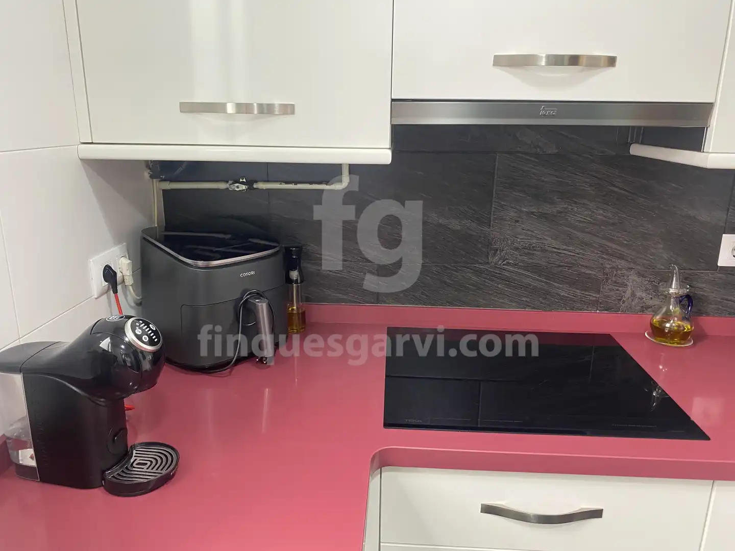 Cuina de Àtic en venda en L'Hospitalet de Llobregat amb Aire condicionat, Calefacció i Terrassa