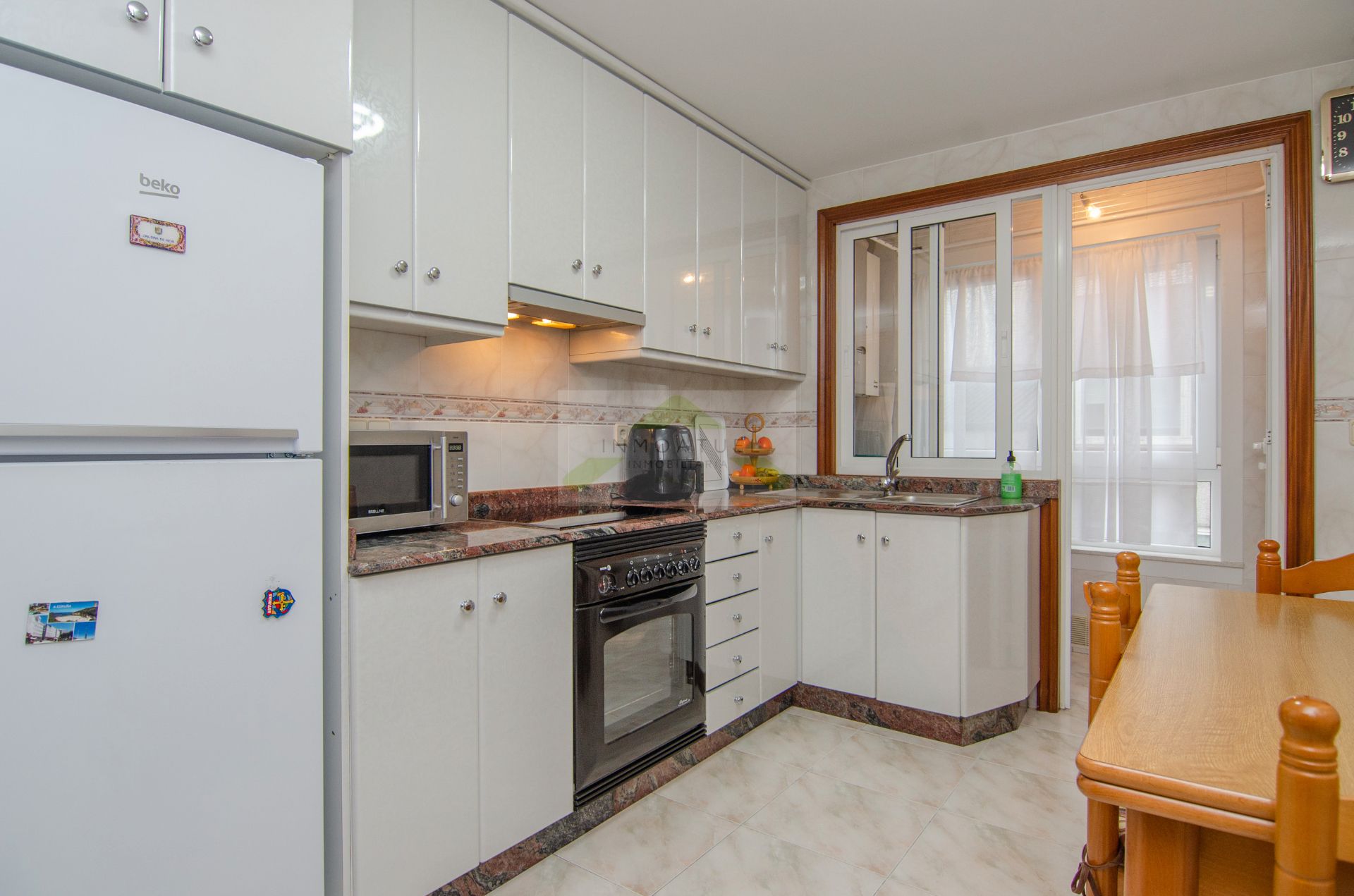 Kitchen of Flat for sale in A Coruña Capital   with Heating, Parquet flooring and Storage room