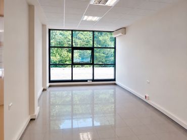 Office space with lift for sale in Portuetxe 47