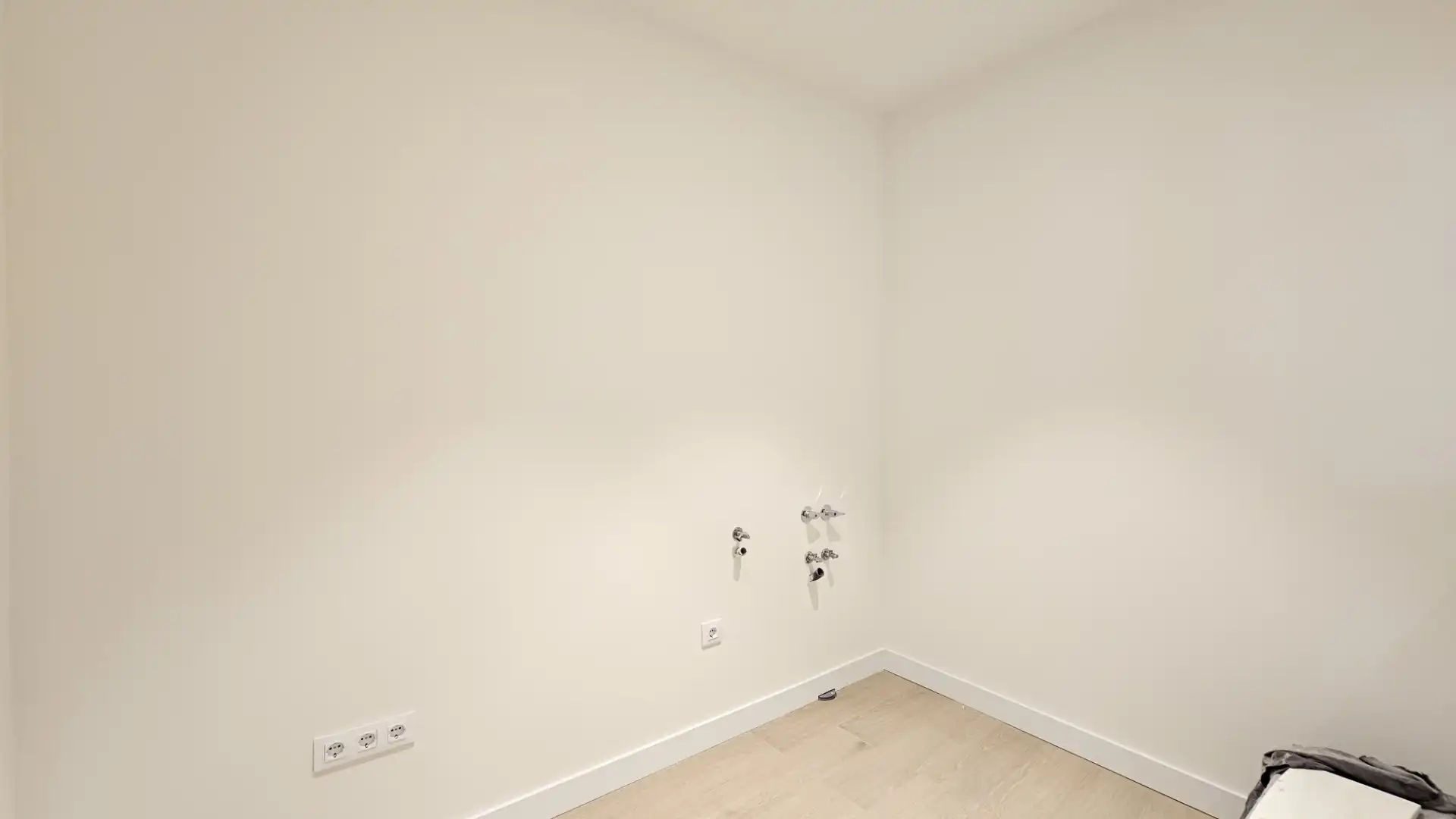 Büro zur Miete in Barcelona mit Klimaanlage, Heizung und Internet