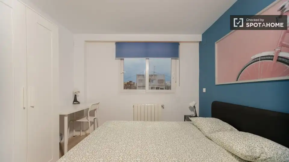 Habitación de Piso de alquiler en Valencia con Aire acondicionado, Calefacción y Amueblado
