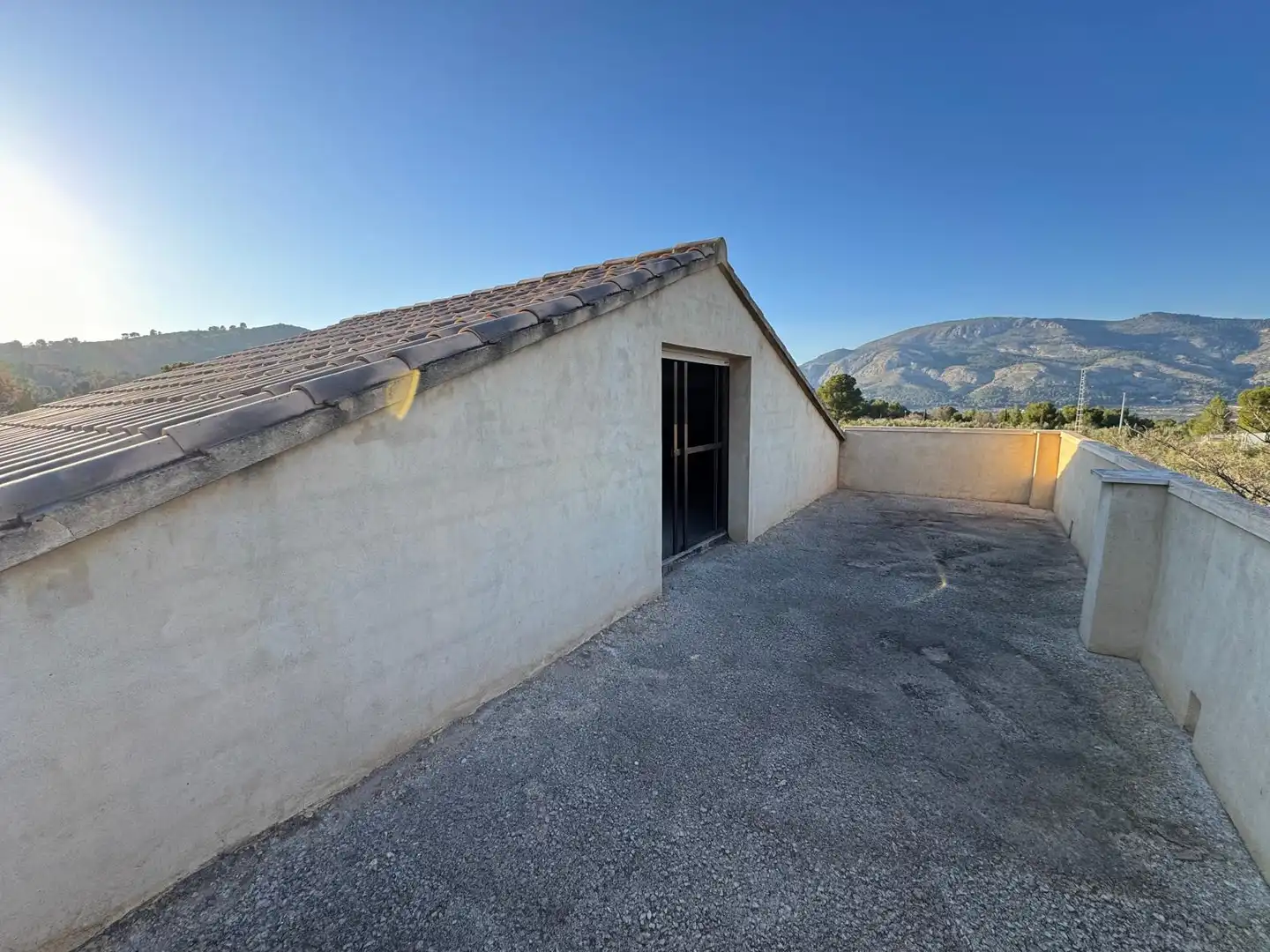 Vista exterior de Casa o xalet en venda en Castalla amb Terrassa