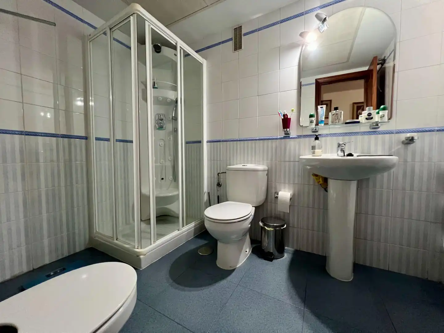 Bathroom of Flat for sale in Córdoba  with Air Conditioner, Terrace and Balcony