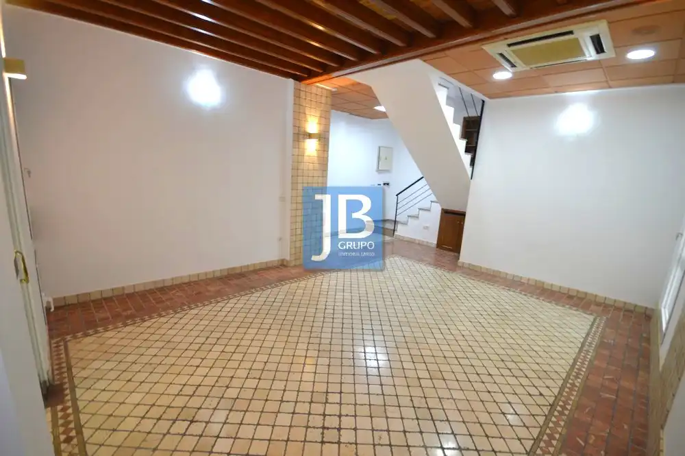 Local comercial de lloguer a Plaça de la Bassa, imagen 5