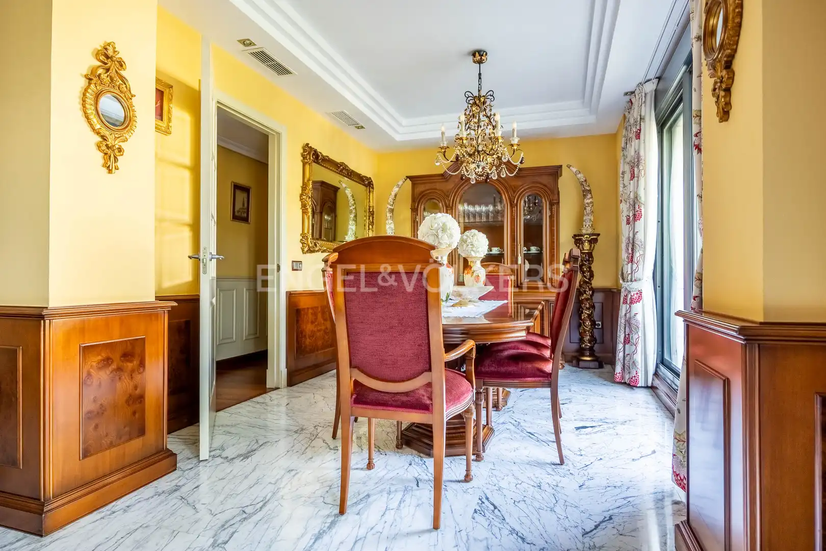 Dining room of Flat for sale in Sevilla  with Air Conditioner, Heating and Private garden