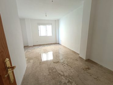 Flat with lift for sale in Calle Alhambra 5