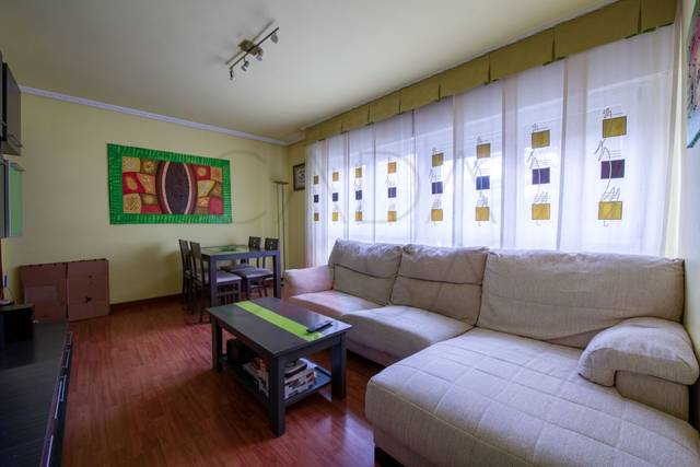 Piso en Venta en Calle José María de Cossío en Alisal - San Román