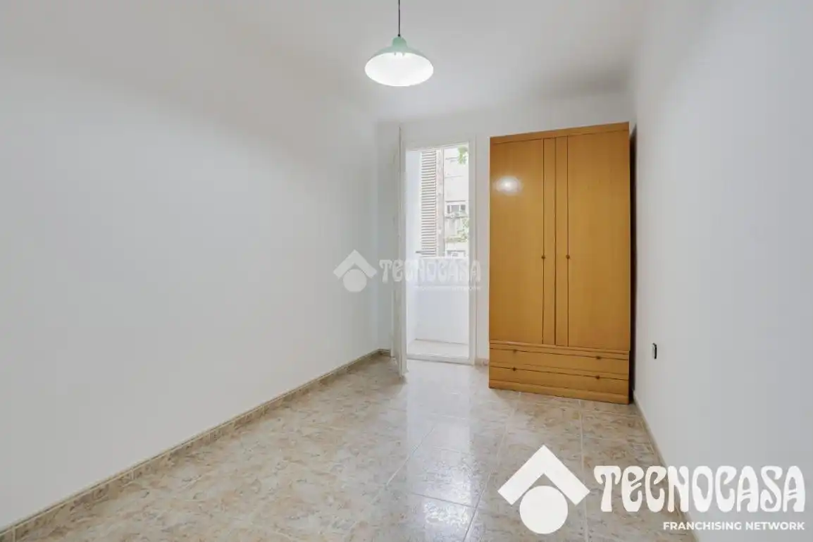 Habitación de Piso en venta en Barcelona con Balcón