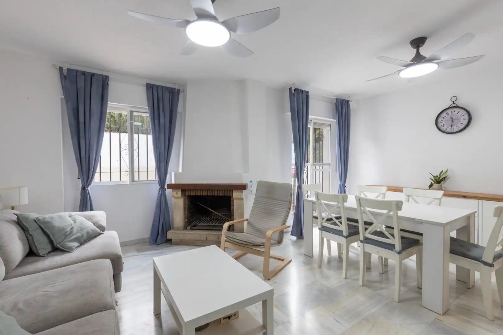Sala de estar de Casa o chalet en venta en Altos de la Zubia