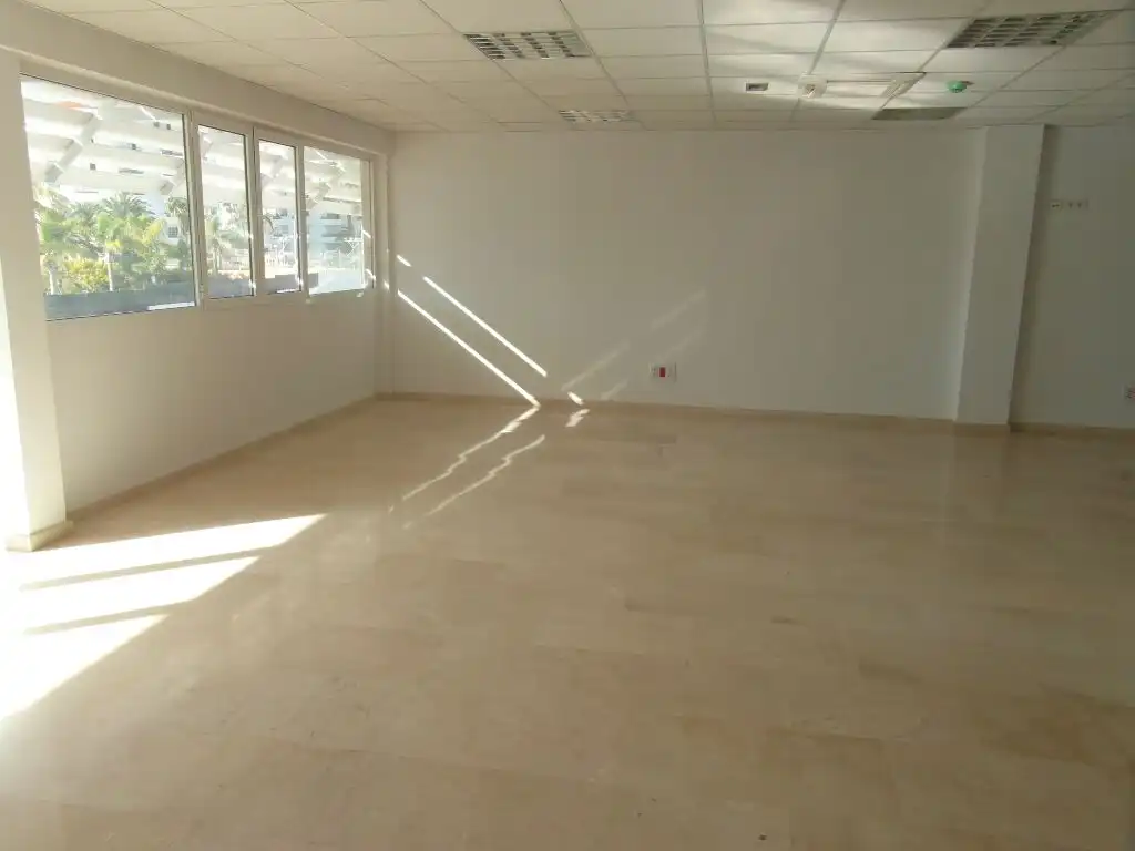 Büro zur Miete in San Bartolomé de Tirajana mit Klimaanlage