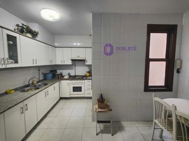 Wohngebäude zum Verkauf in Rúa do Ecuador
