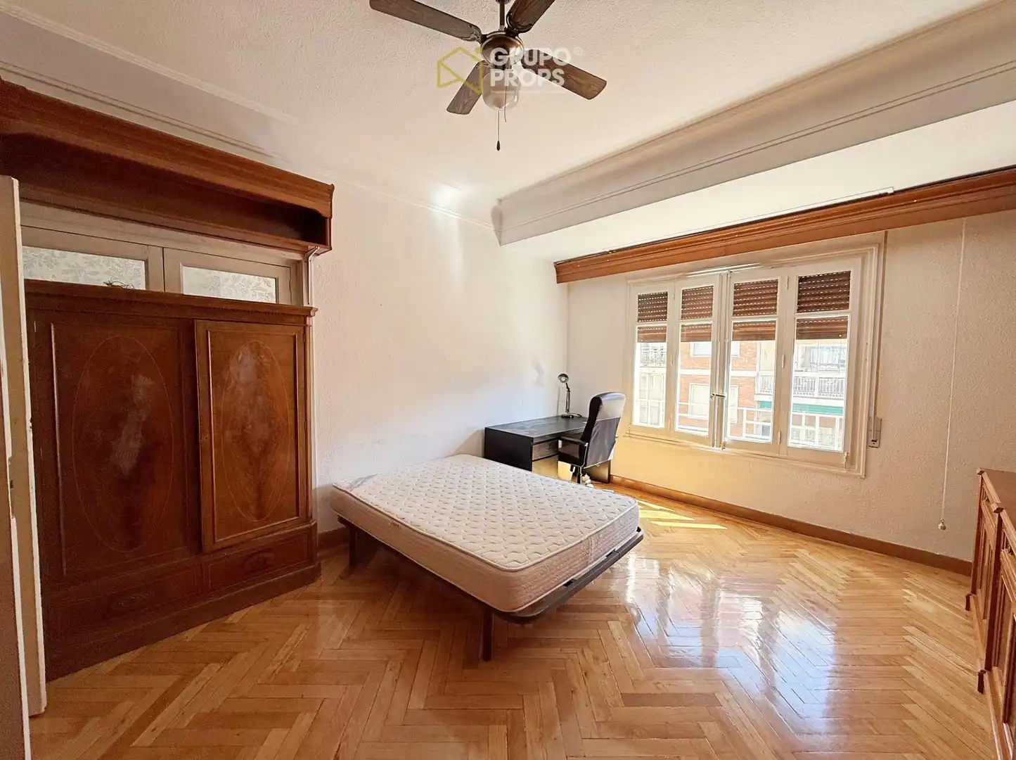 Bedroom of Flat for rent in Madrid  with Heating, Parquet flooring and Furnished