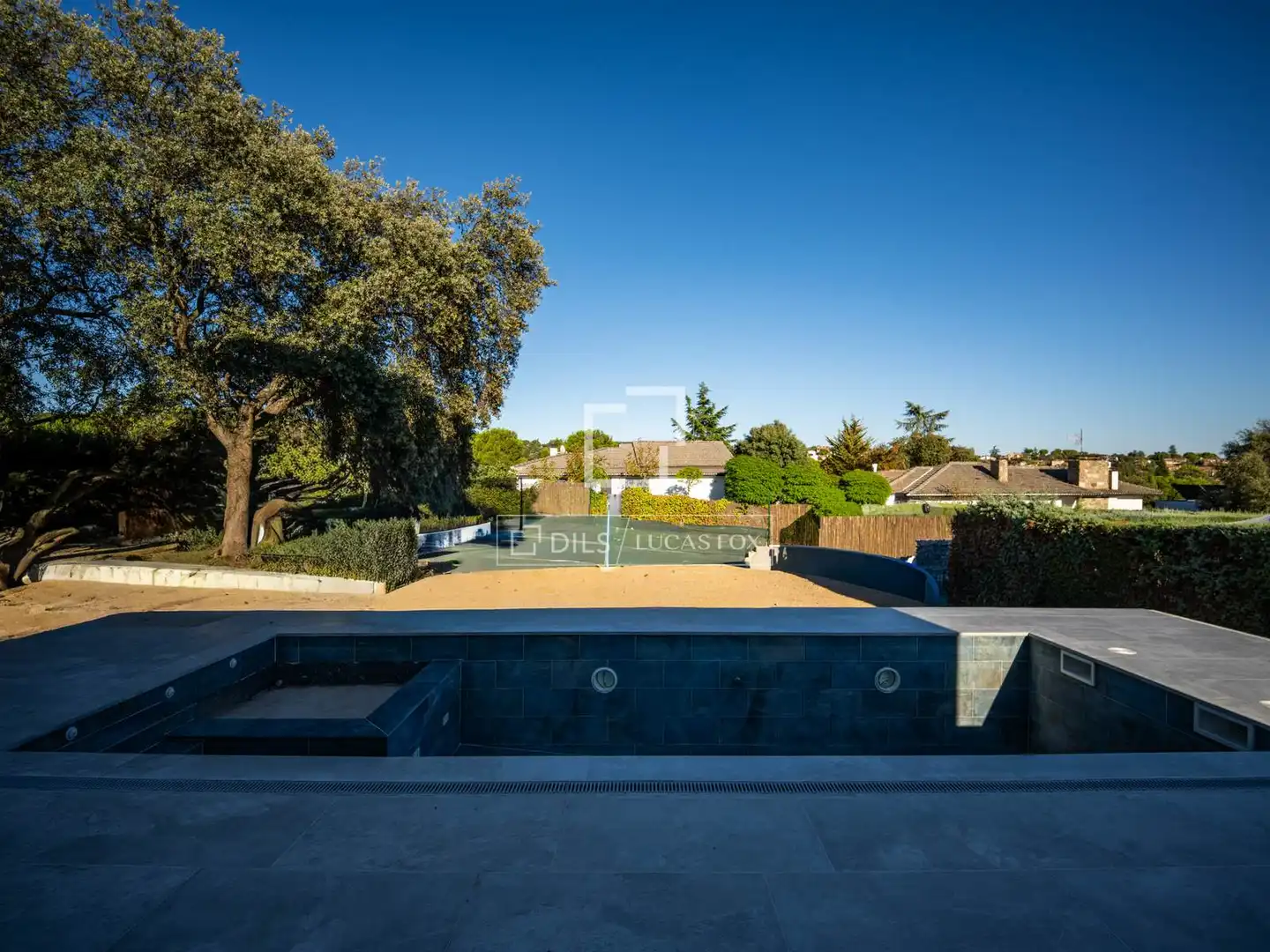 Vista exterior de Casa o xalet de lloguer en Valdemorillo amb Aire condicionat, Calefacció i Jardí privat