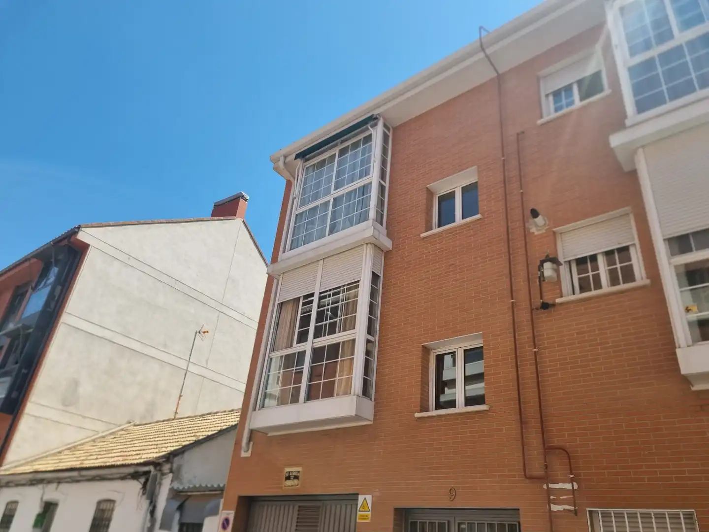 Vista exterior de Pis en venda en Madrid amb Calefacció i Balcó