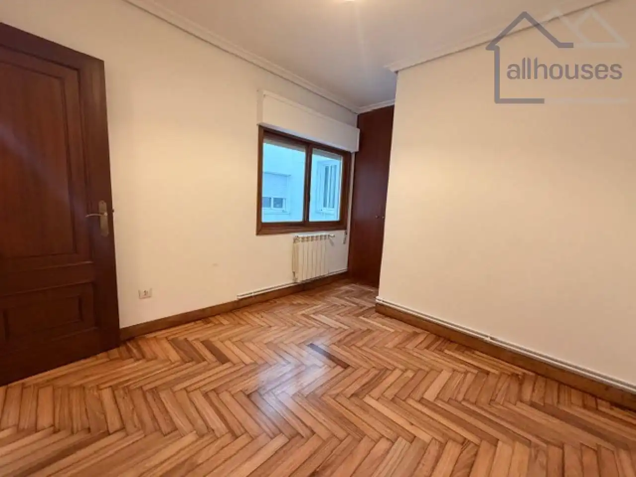 Habitación de Piso en venta en Vigo  con Calefacción, Parquet y Terraza