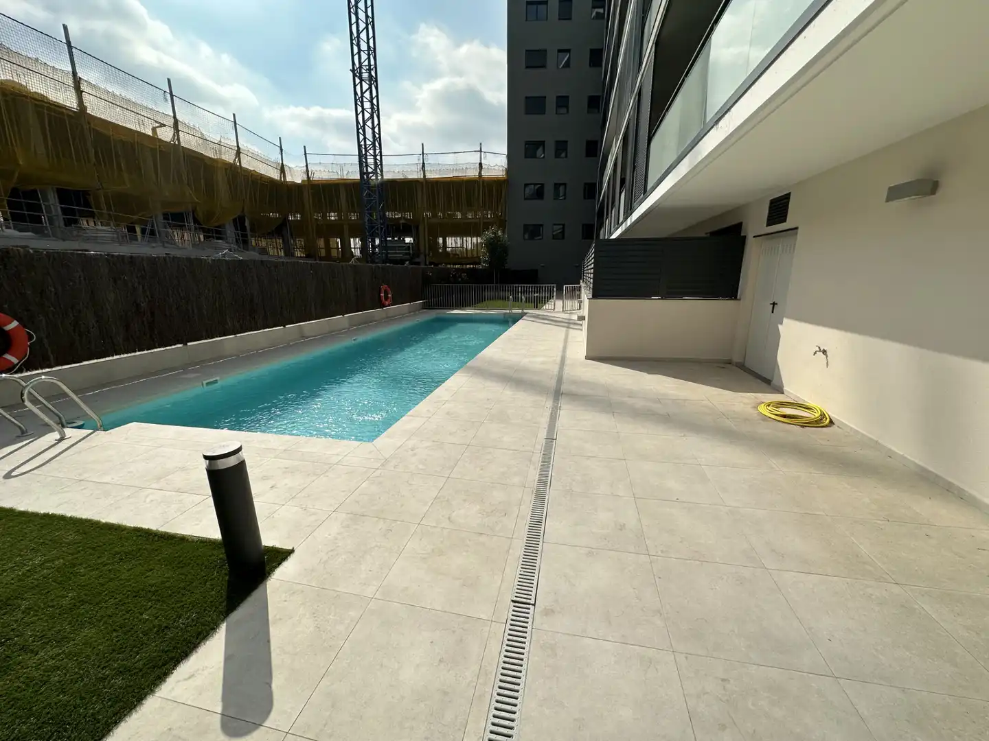 Swimming pool of Flat for rent in L'Hospitalet de Llobregat  with Air Conditioner, Parquet flooring and Oven