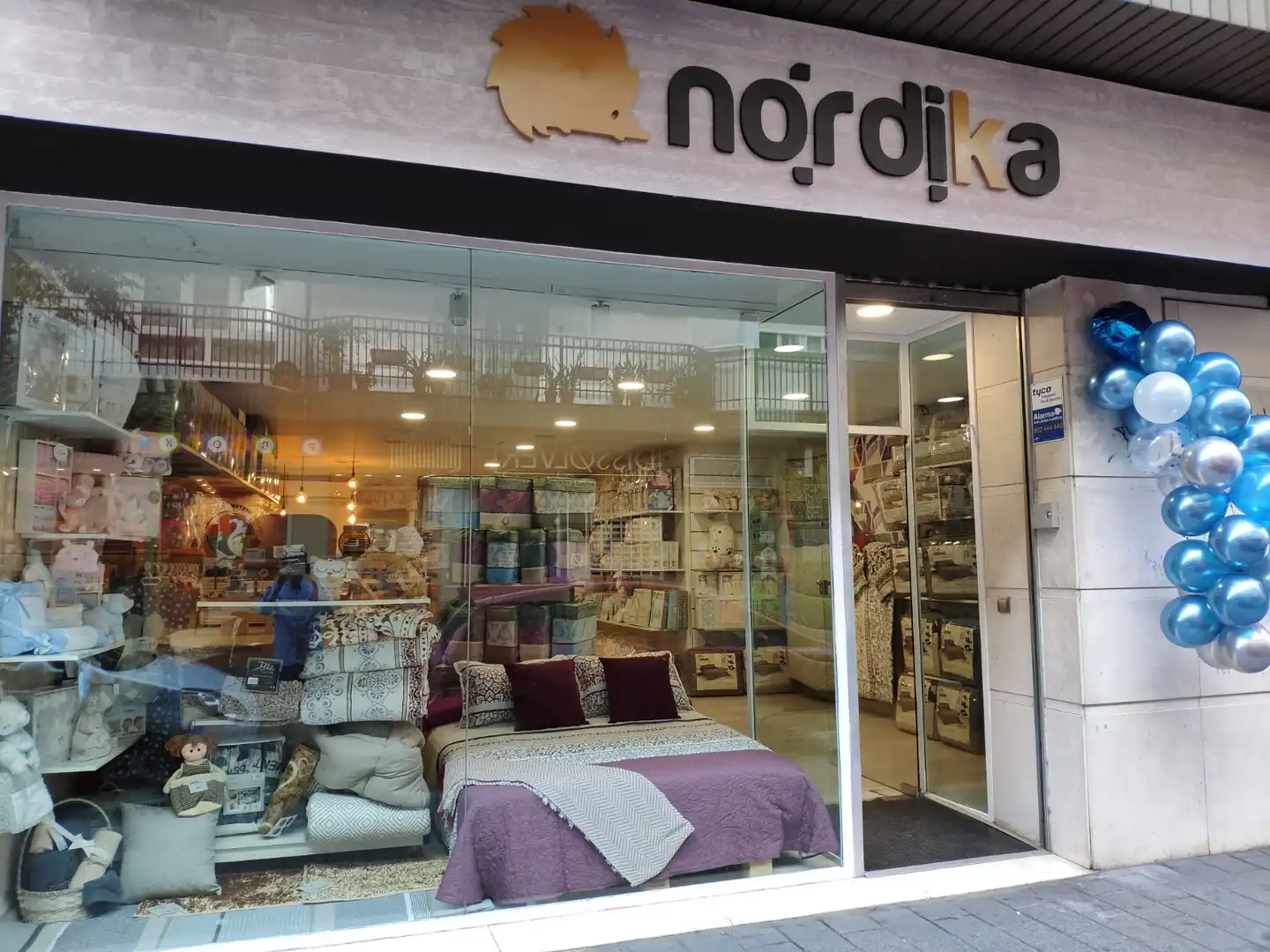 Business premises to rent in Calle de Calatrava, imagen 3