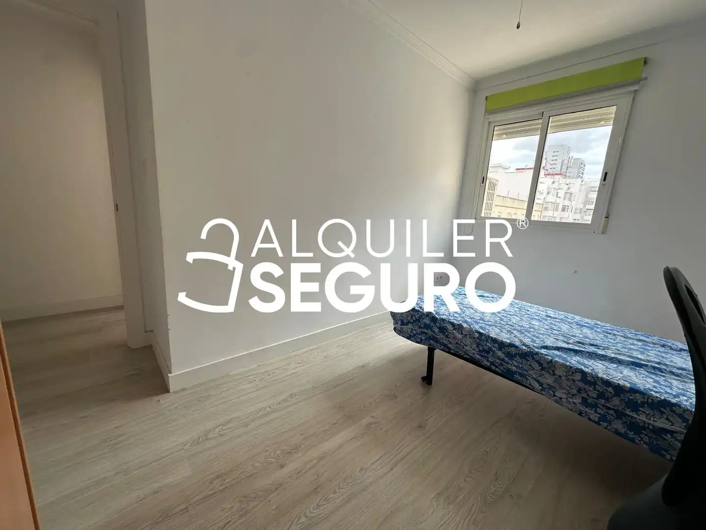 Bedroom of Flat for rent in Torrent  with Air Conditioner, Terrace and Furnished