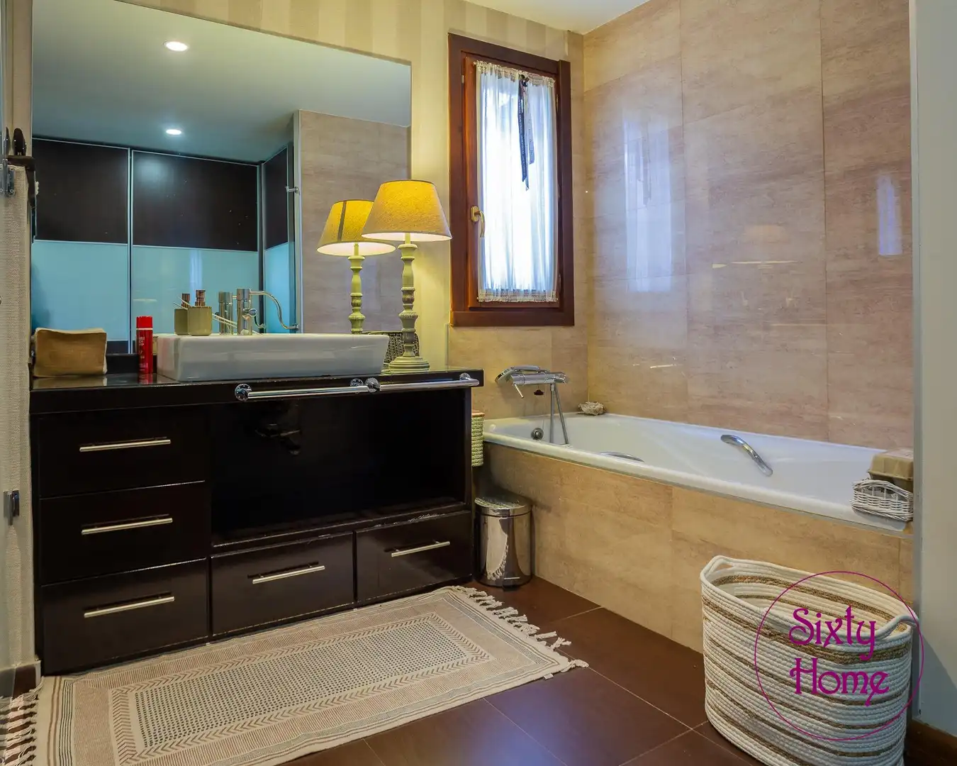 Baño de Casa o chalet en venta en Jaca con Calefacción, Jardín privado y Parquet