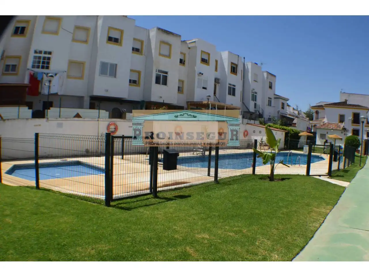 Piscina de Casa o xalet en venda en Cártama amb Aire condicionat, Terrassa i Moblat