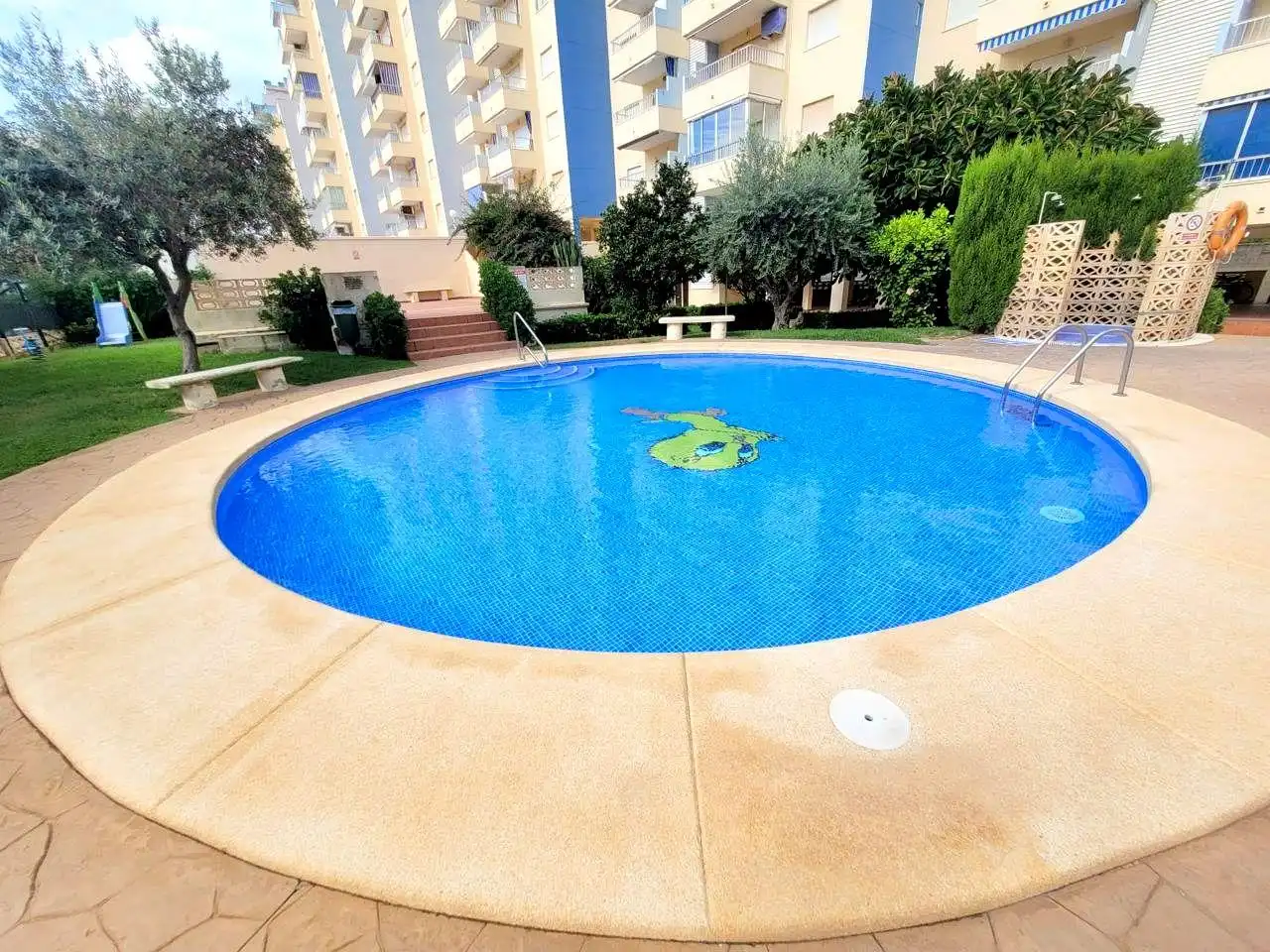 Piscina de Apartament de lloguer en Gandia amb Terrassa, Moblat i Piscina comunitària