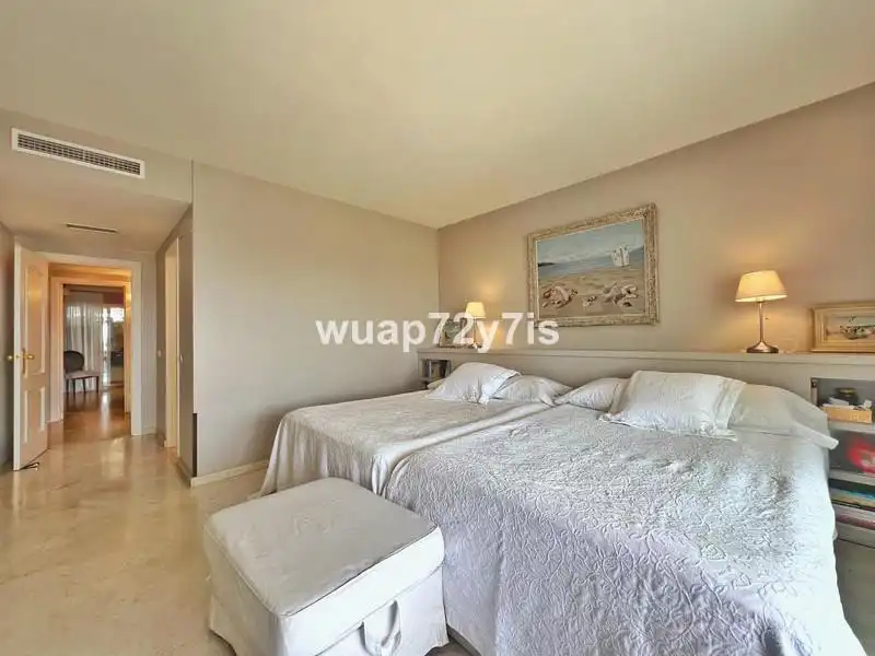 Dormitori de Apartament de lloguer en Marbella amb Aire condicionat, Calefacció i Terrassa