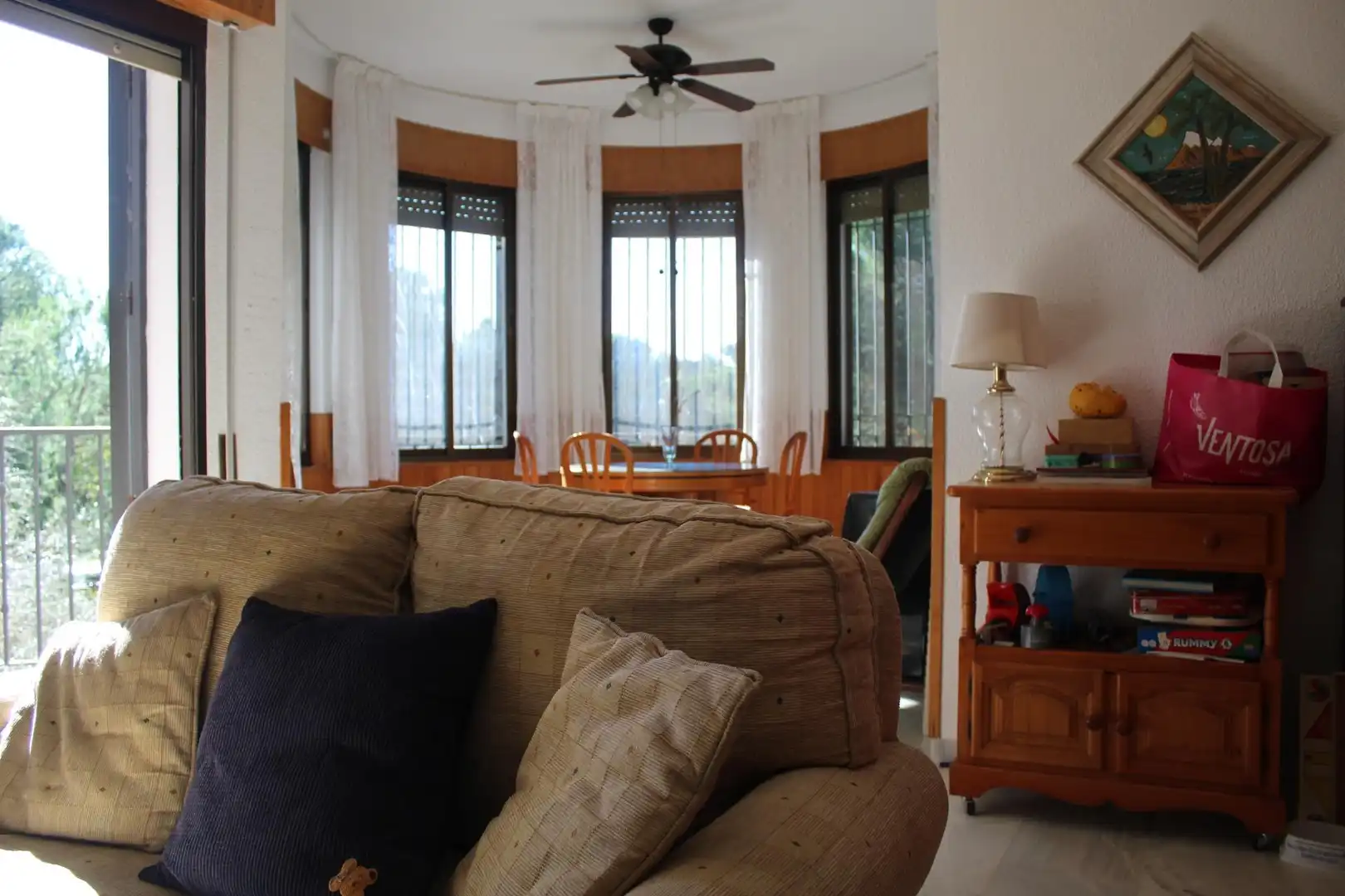 Sala d'estar de Casa o xalet en venda en Córdoba amb Aire condicionat, Jardí privat i Terrassa