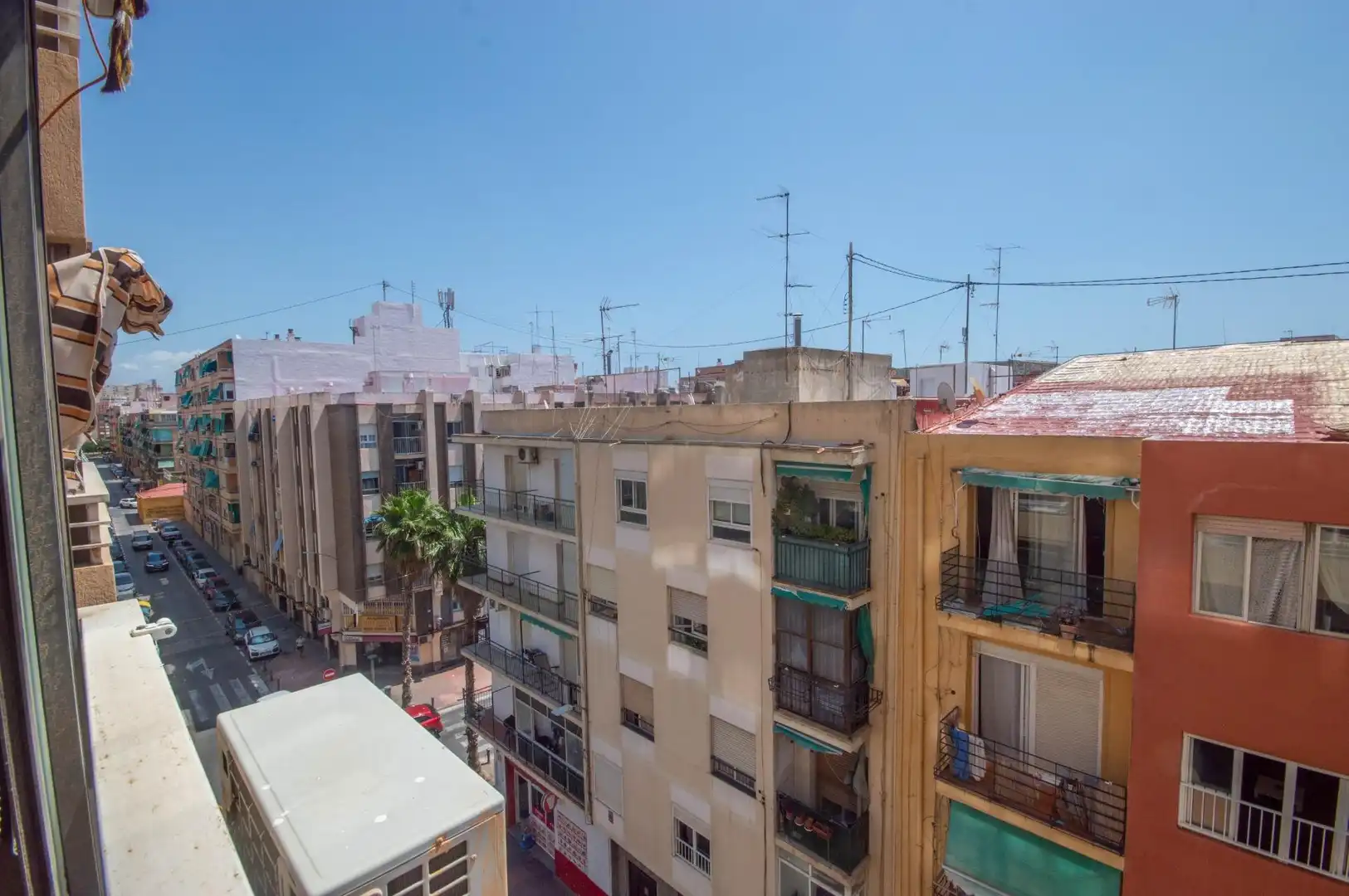 Vista exterior de Piso en venta en Alicante / Alacant con Aire acondicionado y Balcón
