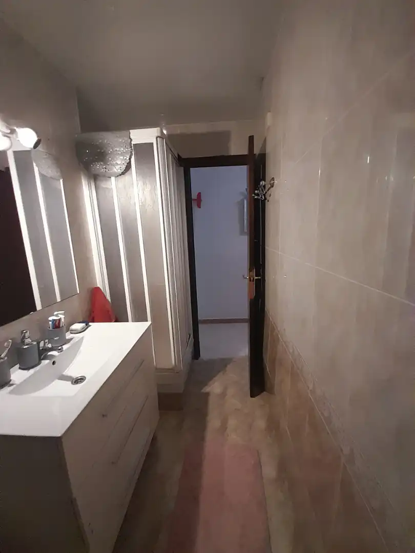 Bathroom of Flat for sale in L'Hospitalet de Llobregat  with Balcony
