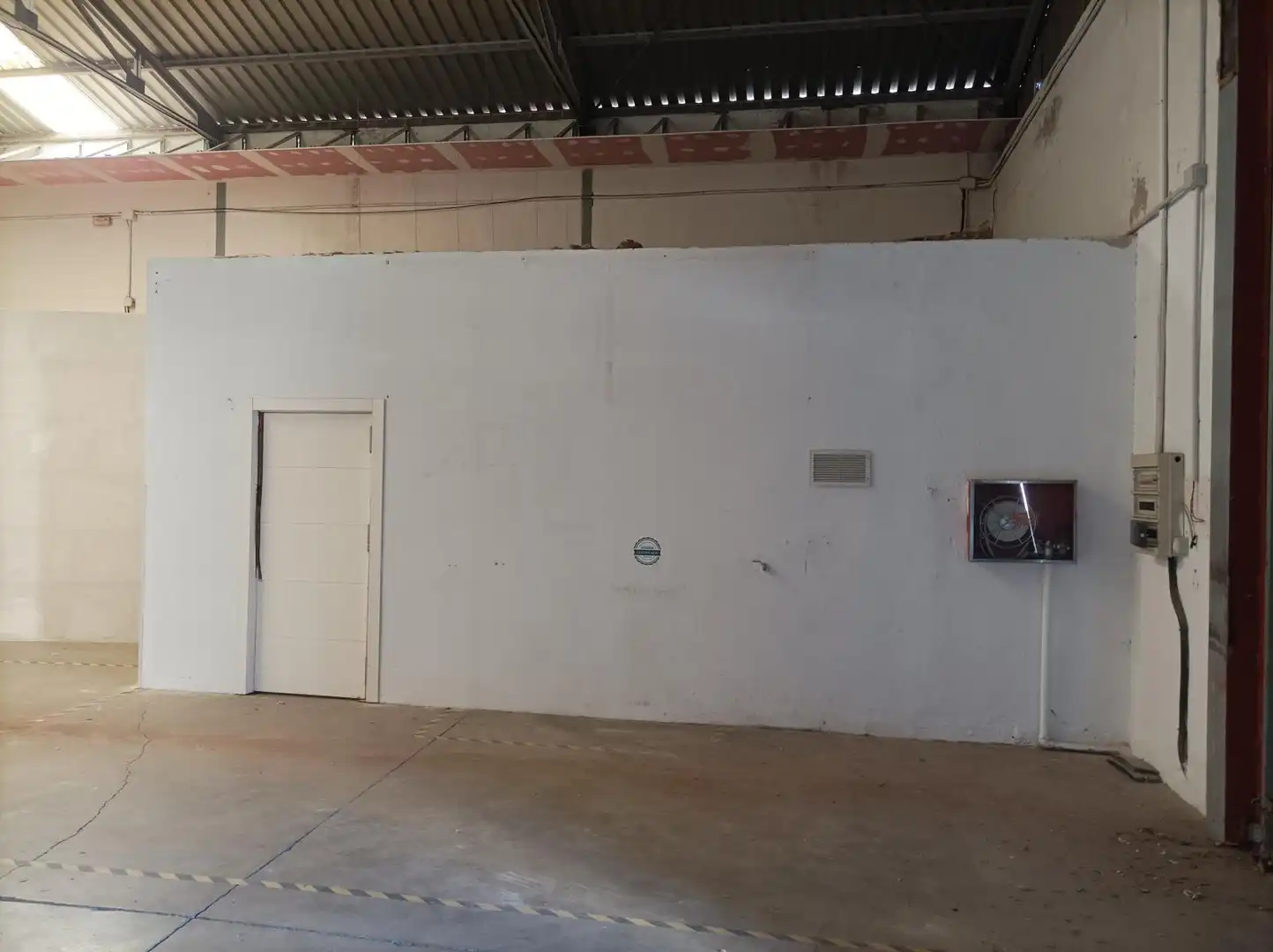 Fabrikhallen zur Miete in Calle Huelma, Renfe - Bulevar 1ª y 2ª Fase