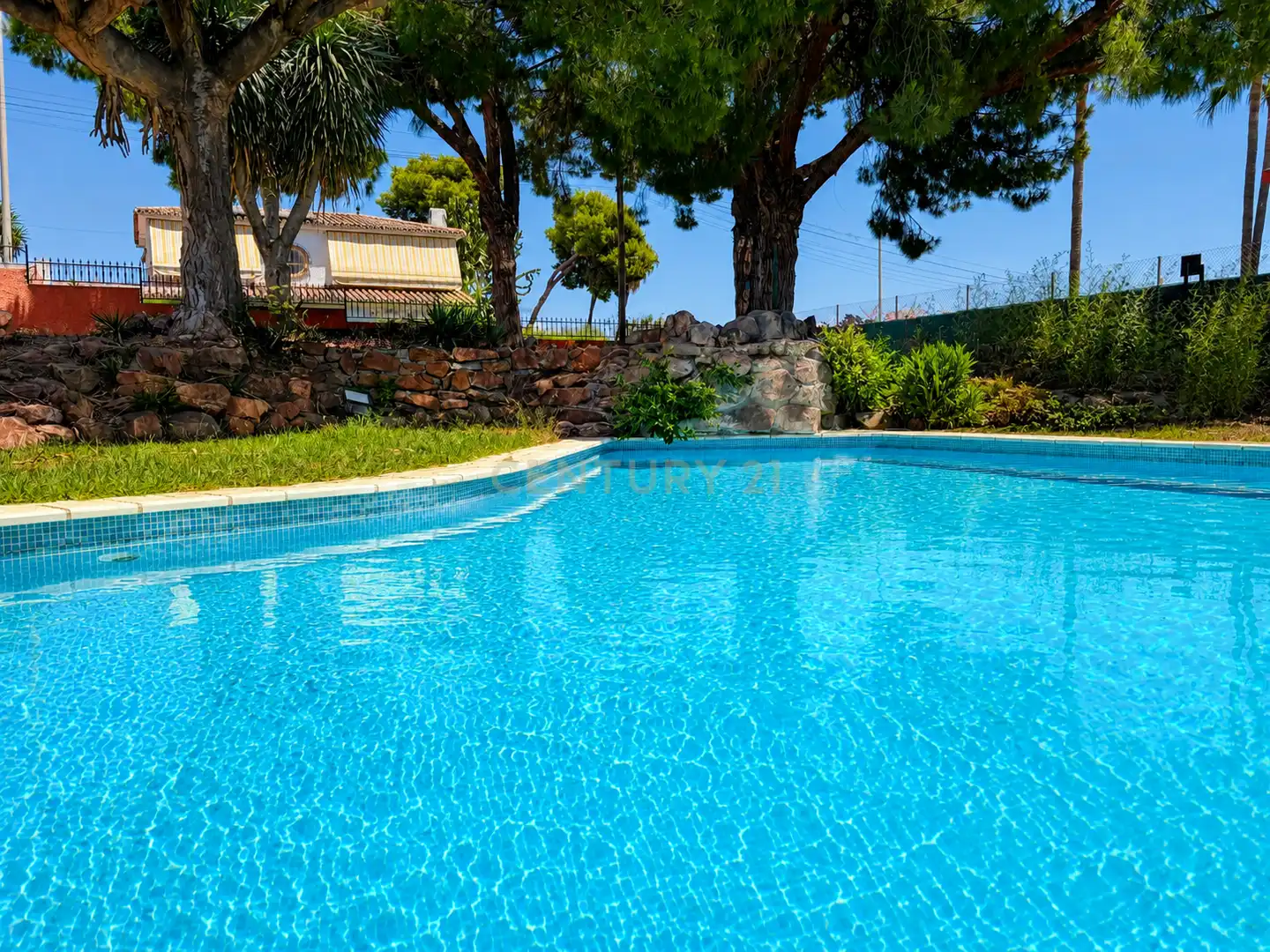 Schwimmbecken von Wohnungen zur Miete in Benalmádena mit Klimaanlage, Privatgarten und Schwimmbad
