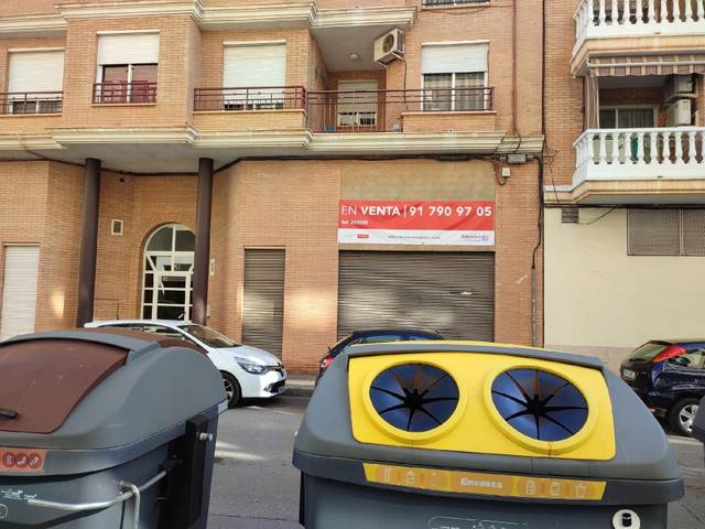 Local comercial en Venta en Ensanche - Parque del Oeste