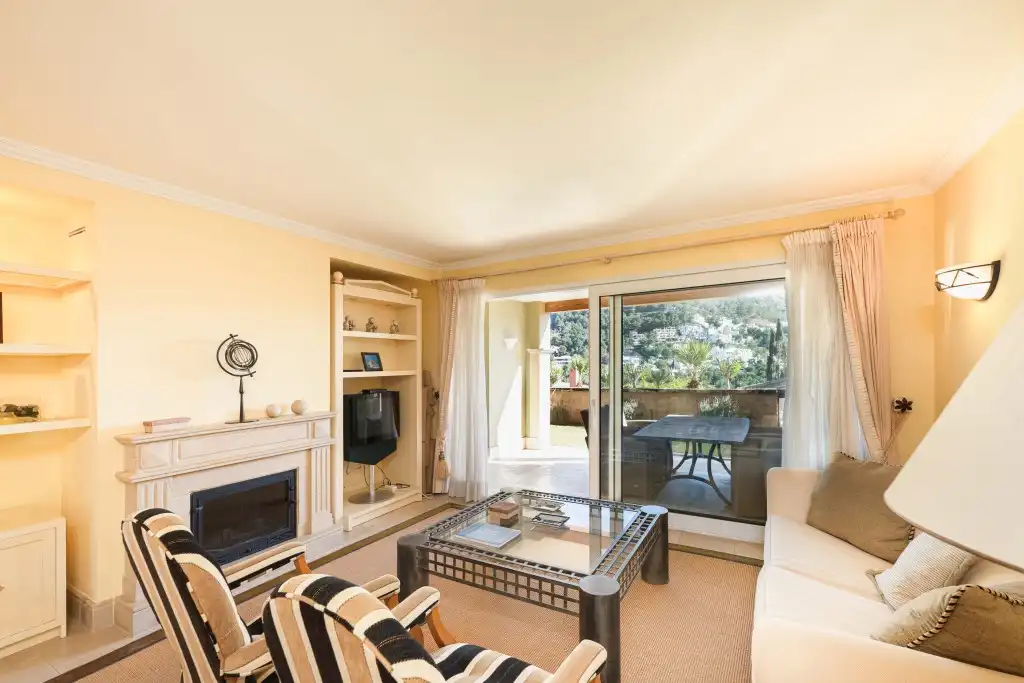 Sala d'estar de Apartament en venda en Andratx amb Aire condicionat, Calefacció i Jardí privat