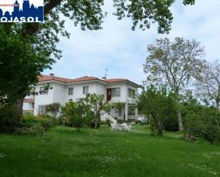 Jardí de Casa o xalet de lloguer en Noja amb Terrassa