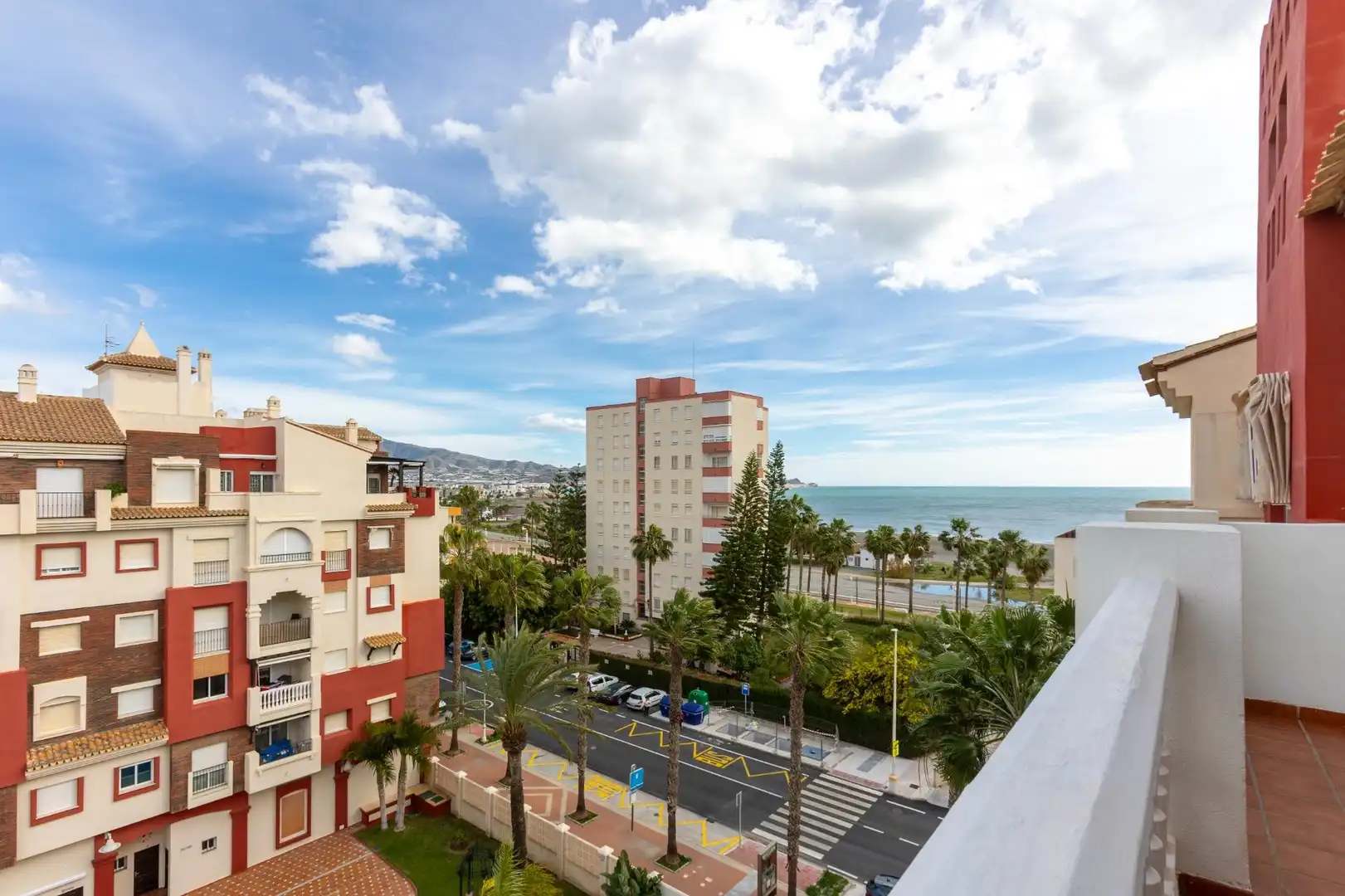 Vista exterior de Ático en venta en Motril con Jardín privado, Terraza y Piscina comunitaria