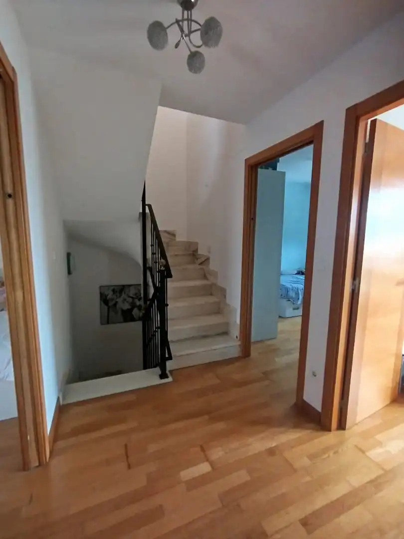 Casa adosada en venta en Penagos con Calefacción, Jardín privado y Parquet