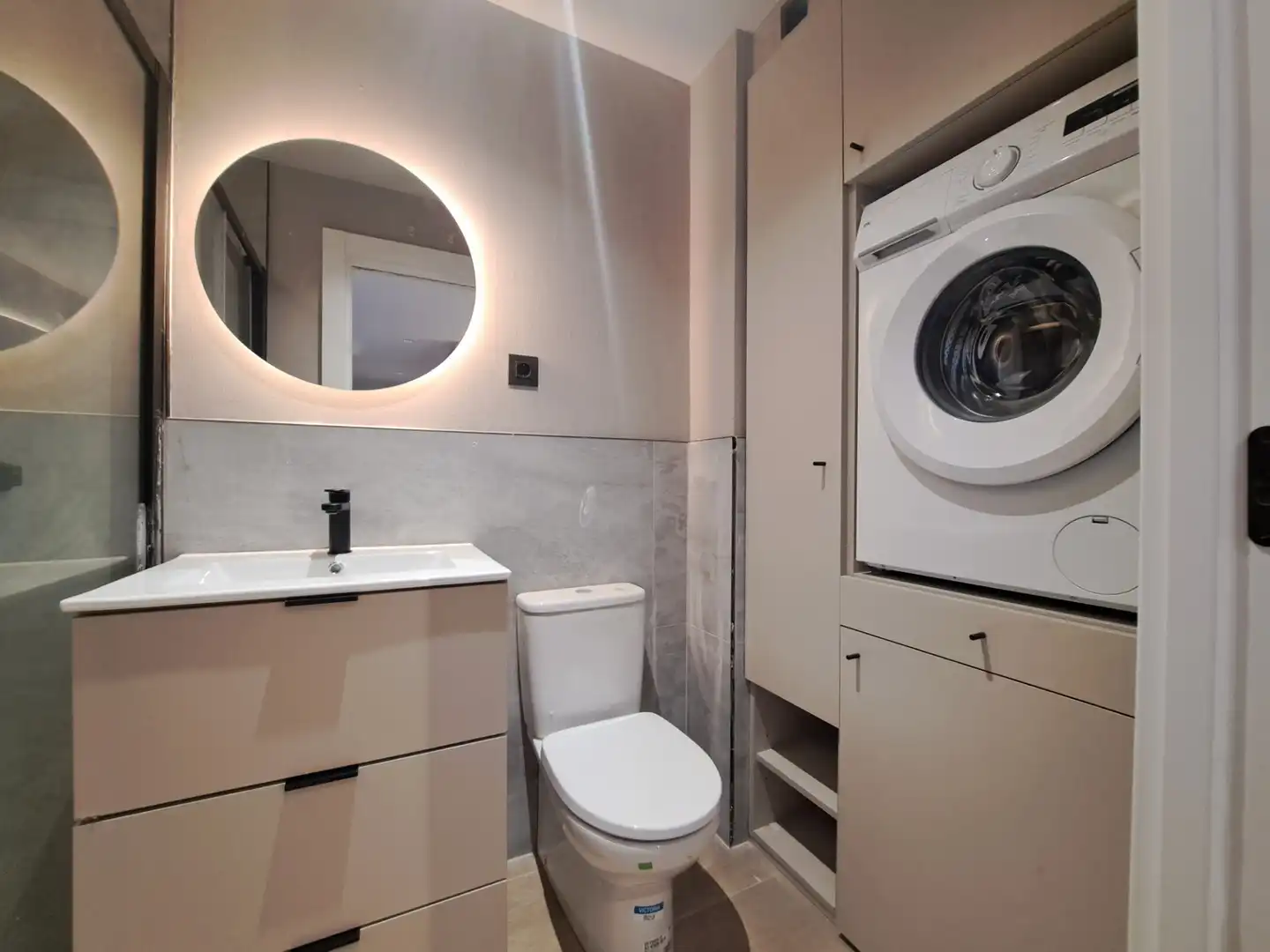 Bathroom of Apartments for rent in León Capital   with Parquet flooring, Furnished and Oven