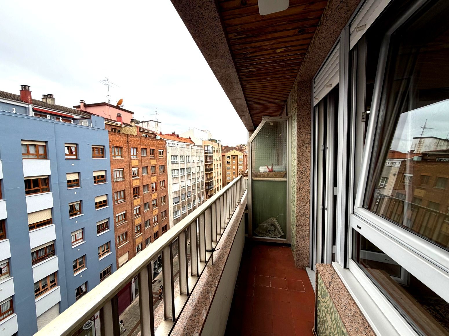 Terrassa de Pis en venda en Avilés amb Calefacció, Parquet i Terrassa